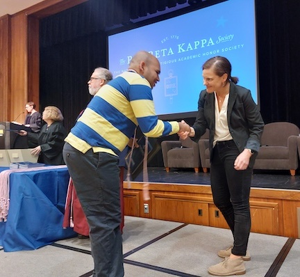Michelle Voss speaks at Phi Beta Kappa induction